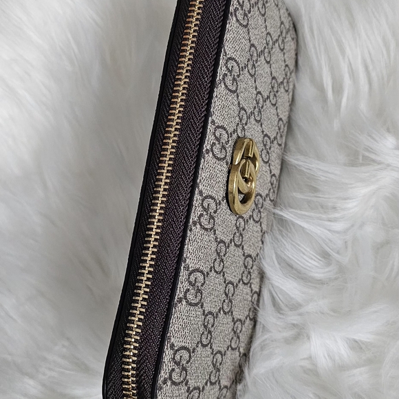 Gucci Beige GG Canvas Zip Wallet - Picture 2 of 4